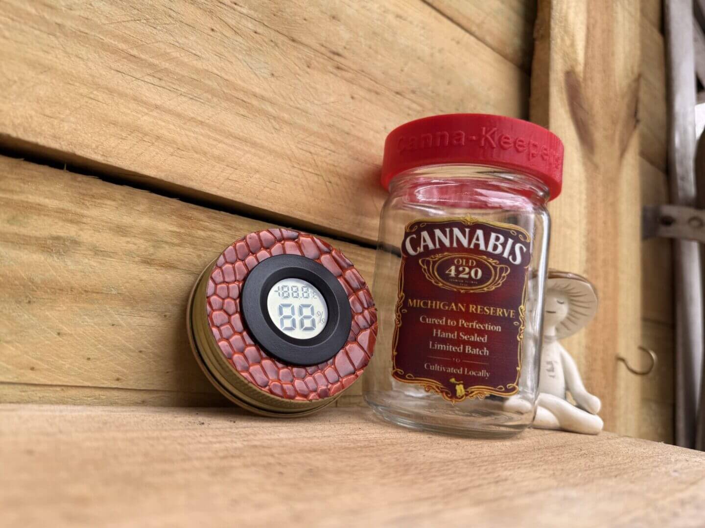 Cannabis storage jar and digital hygrometer